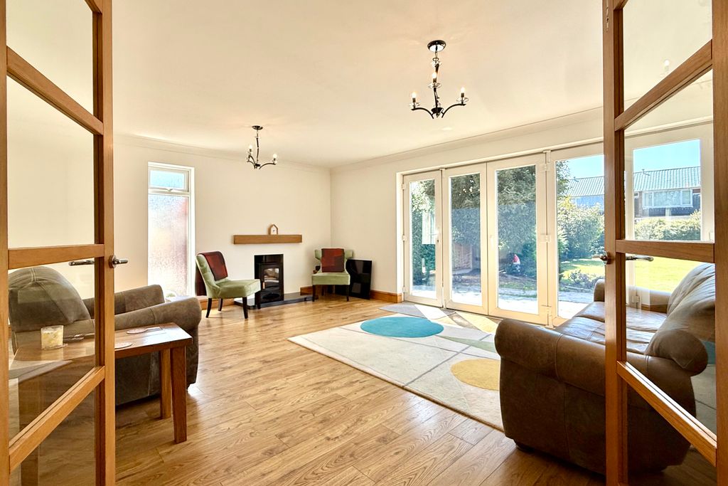 Property photo 2 of 15