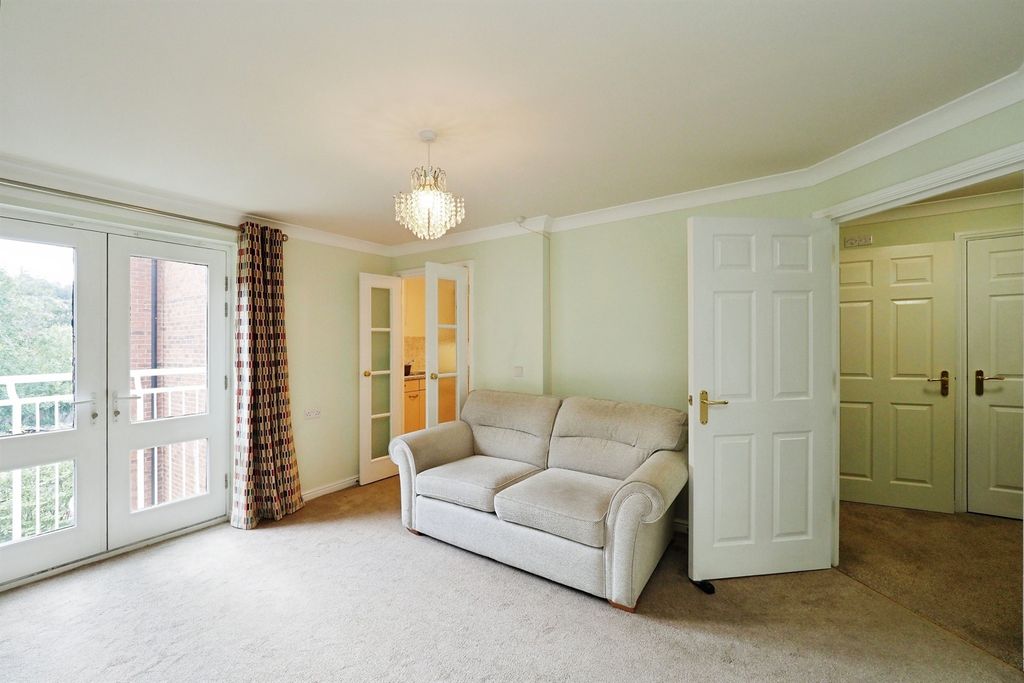Property photo 2 of 17