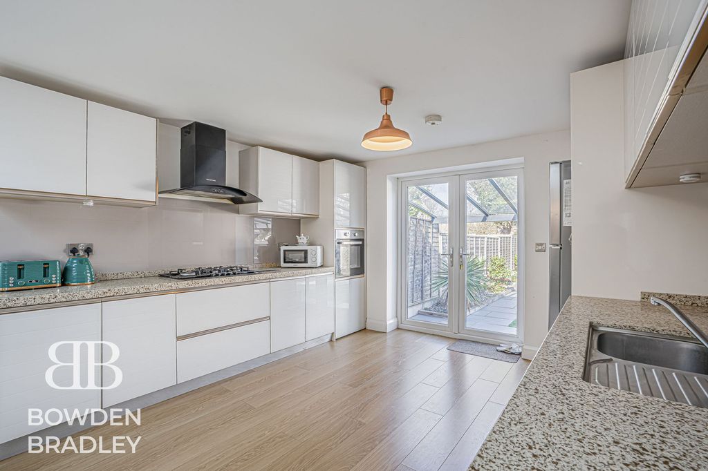 Property photo 3 of 22