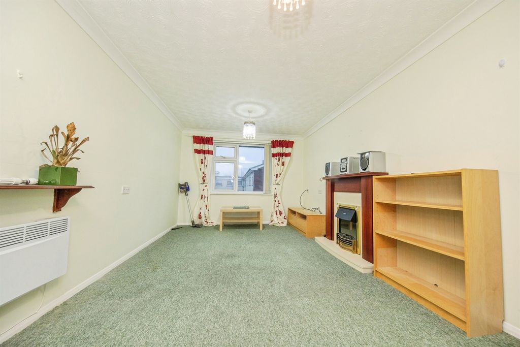 Property photo 3 of 12