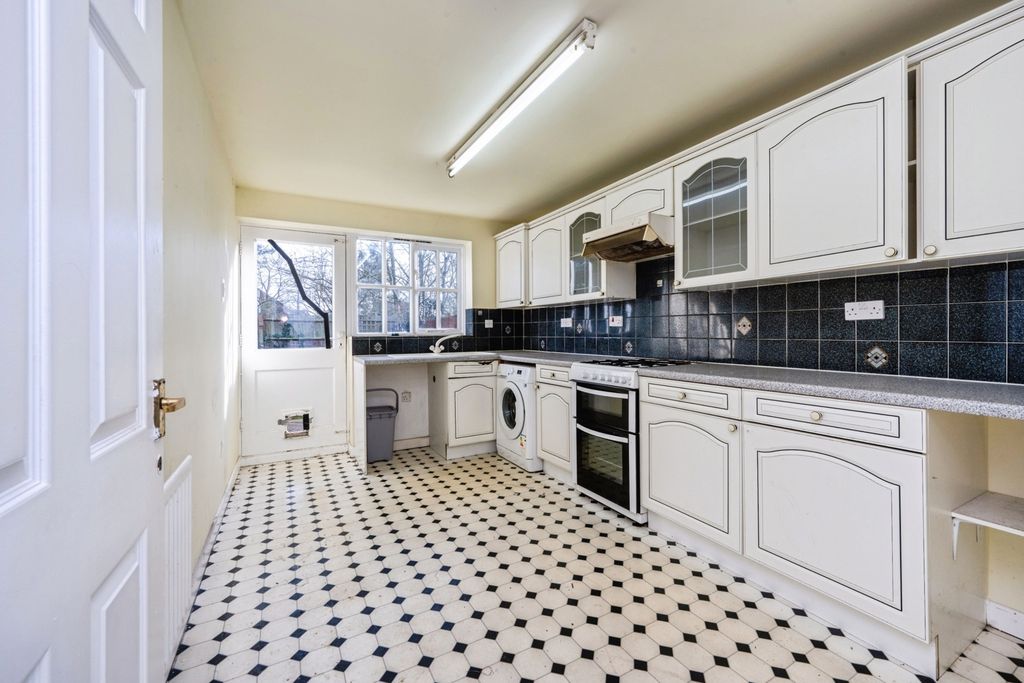 Property photo 3 of 20 Pbox-Img.Jpg