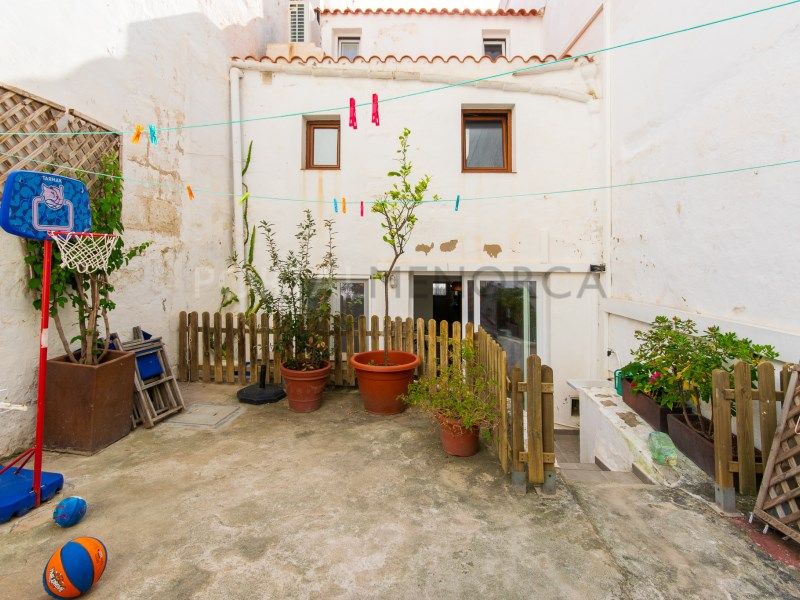 Property photo 2 of 53