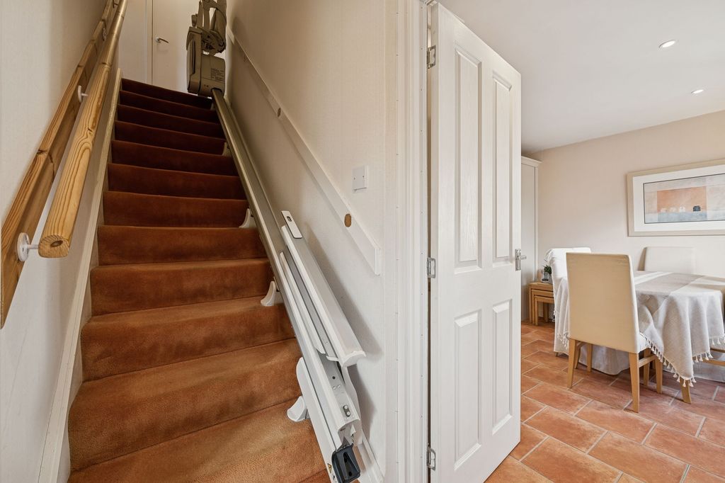 Property photo 2 of 25 Entrance Hallway