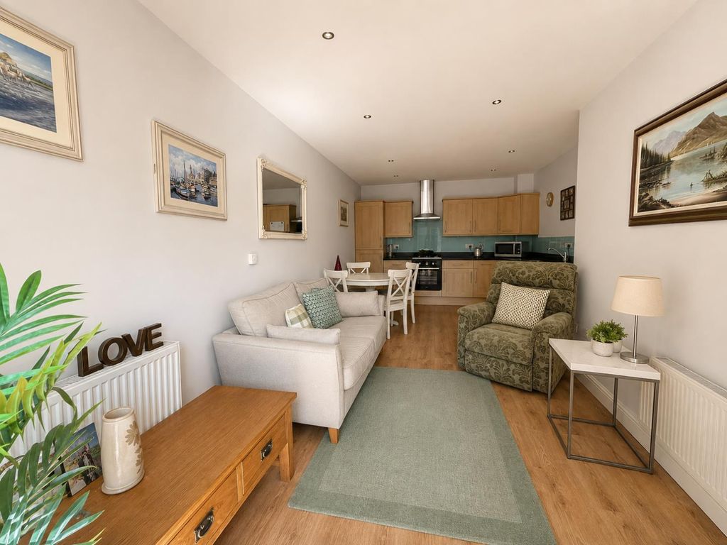 Property photo 2 of 12 9.Png