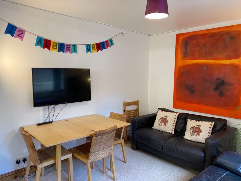 Property photo 3 of 11 Photo 4