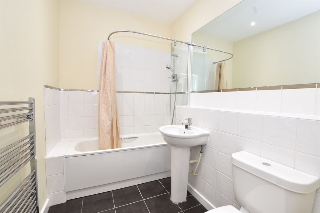 Additional image 10 of 2 bed flat for saleStanbridge Road, Leighton Buzzard LU7