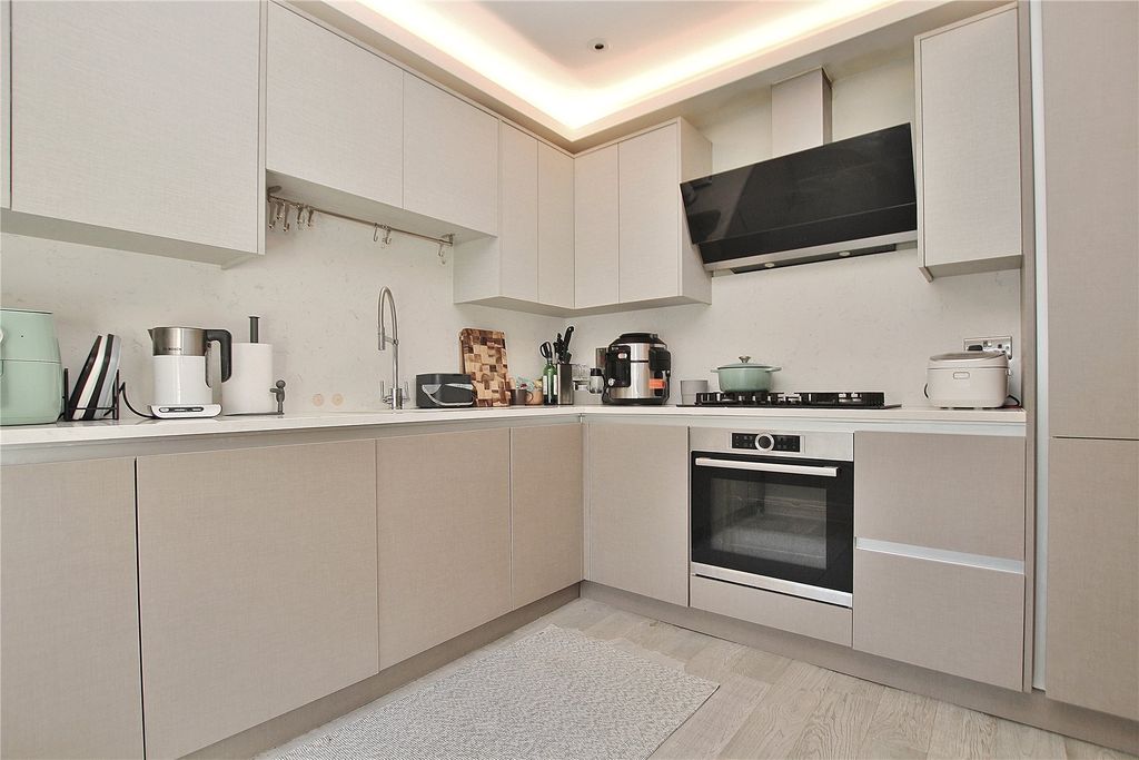 Property photo 3 of 19 Picture No. 17