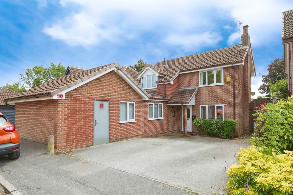 Property photo 1 of 17