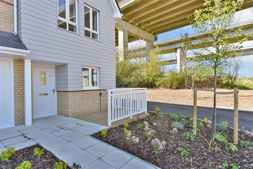 Property photo 1 of 12 Front Garden