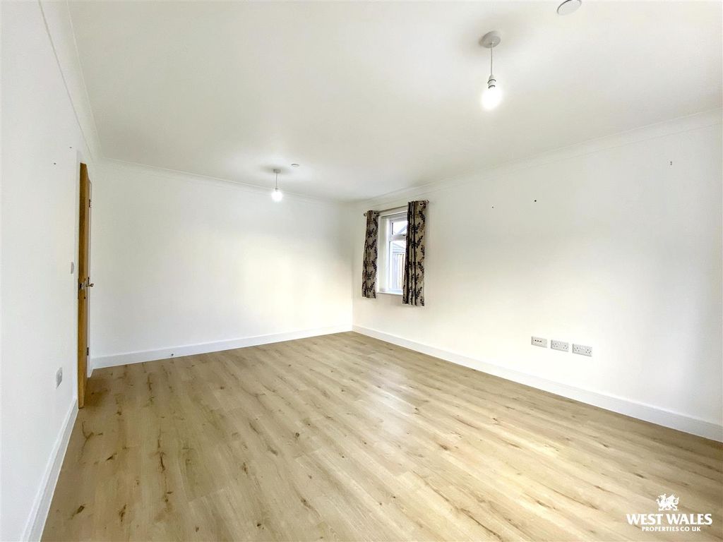 Property photo 3 of 24 Img_6831.Jpg