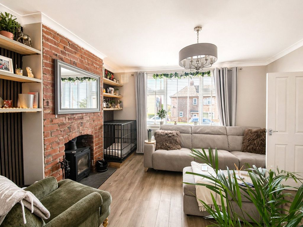 Property photo 2 of 12 Living Room