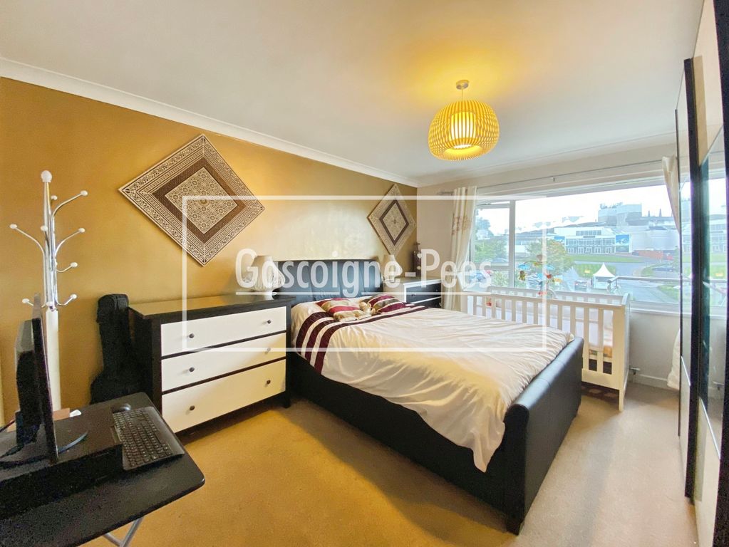 Property photo 3 of 4