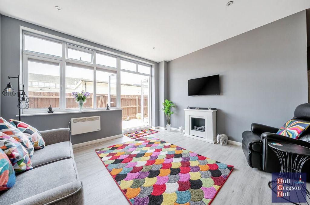 Property photo 3 of 19 Fab5F767-3Dfa-4E48-B23E-Bd979751c14E.Jpg