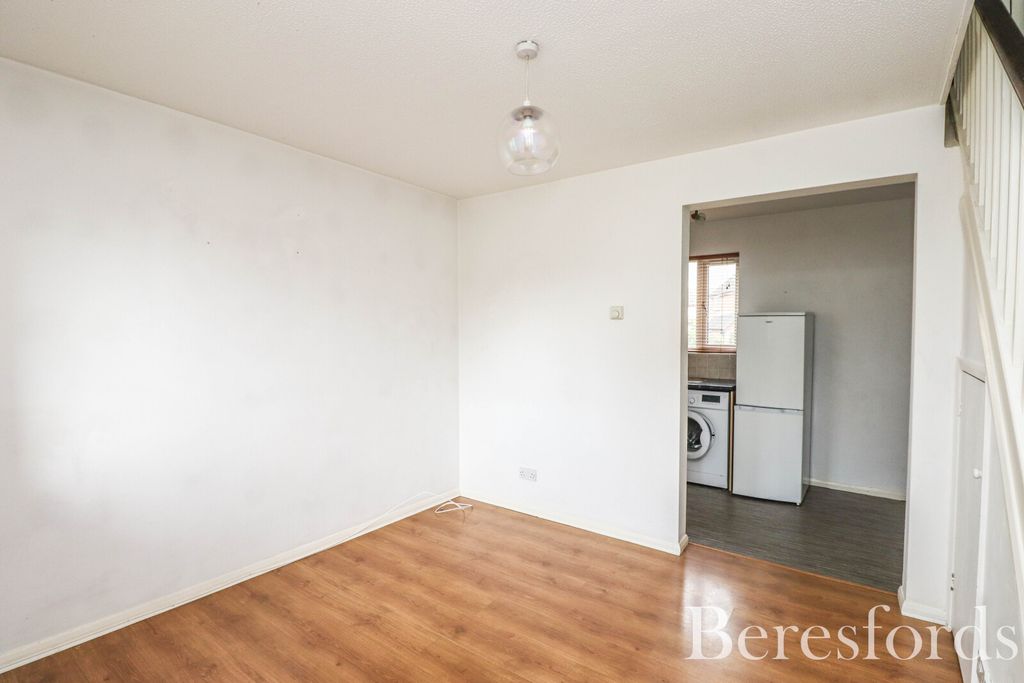 Property photo 2 of 8 Picture 2