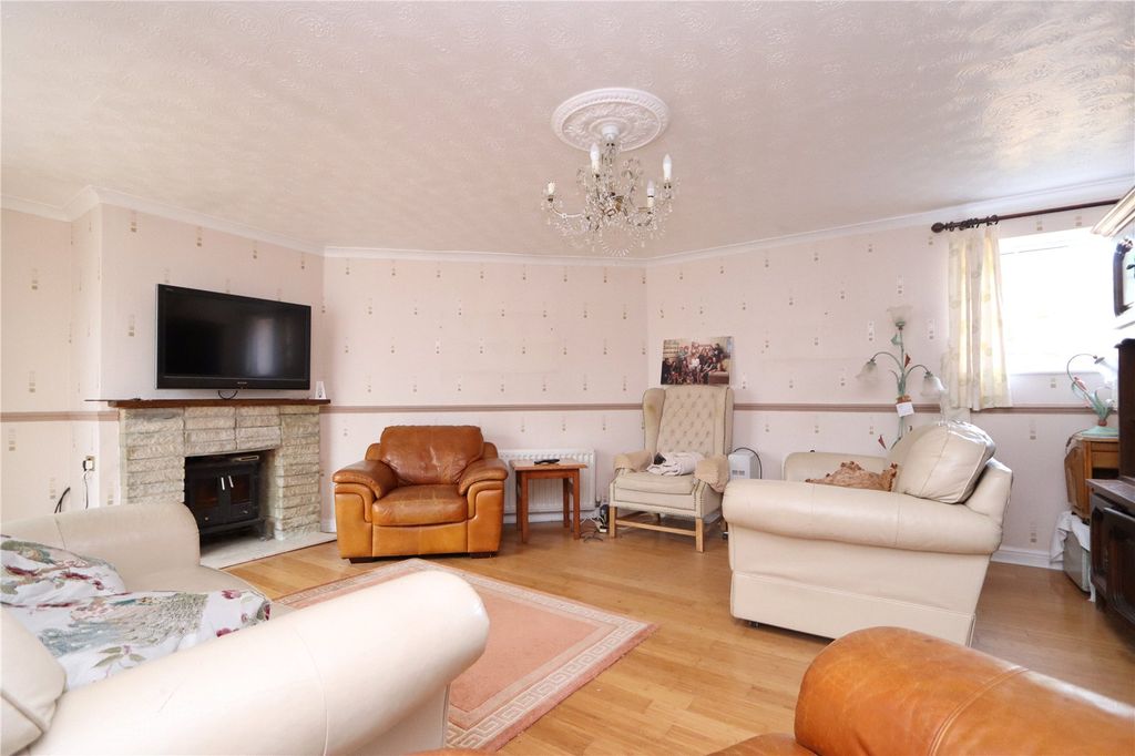 Property photo 2 of 13 Picture No. 30