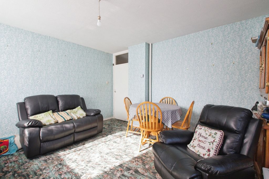 Property photo 3 of 17 Photography