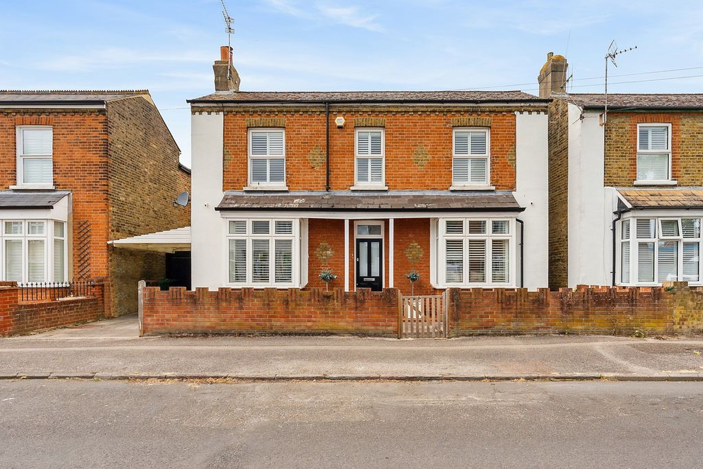 Property photo 2 of 43