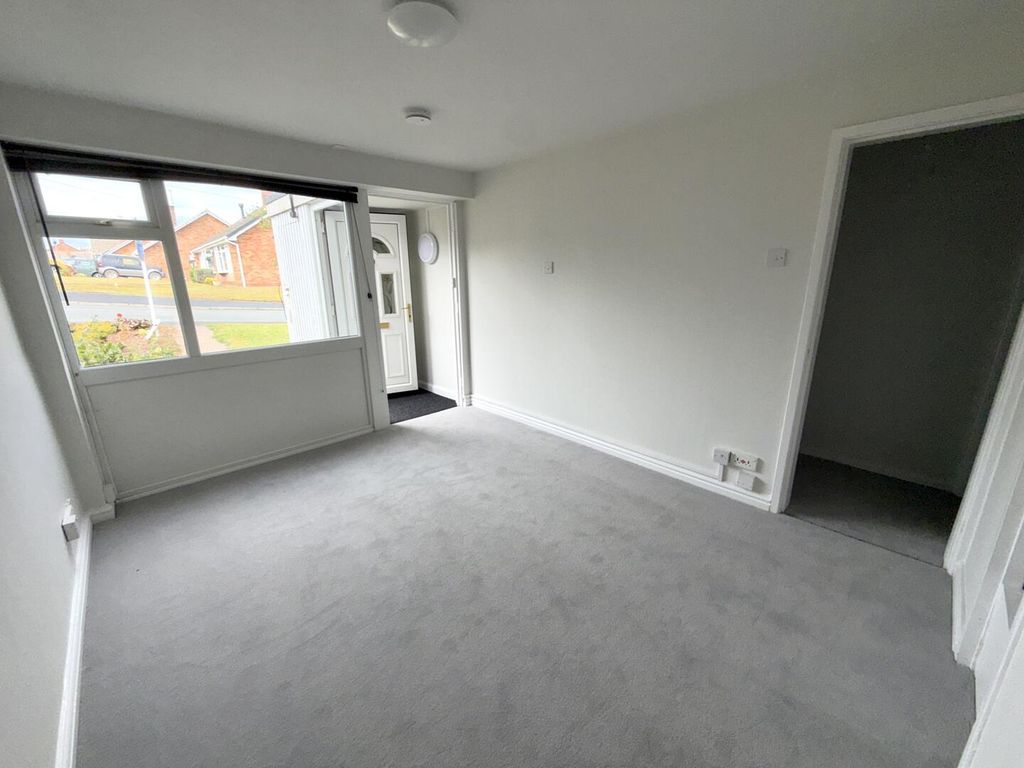 Property photo 2 of 7 Living Room
