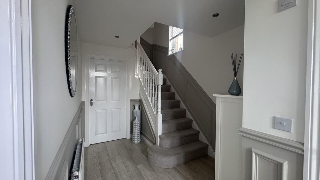 Property photo 2 of 35 Hallway