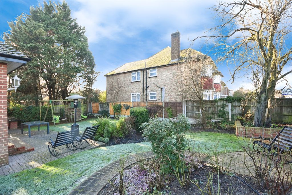 Property photo 3 of 17