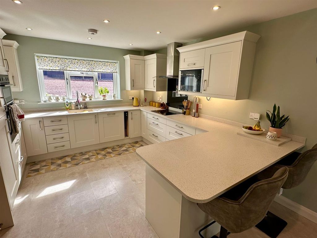 Property photo 3 of 26