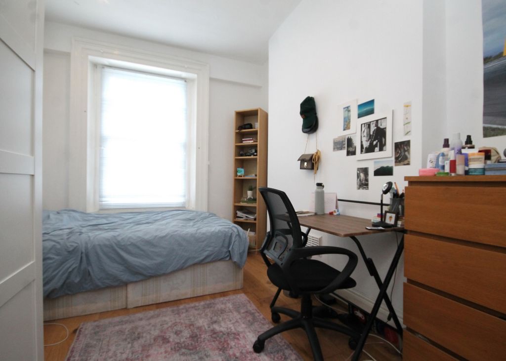 Property photo 3 of 12 Bedroom1