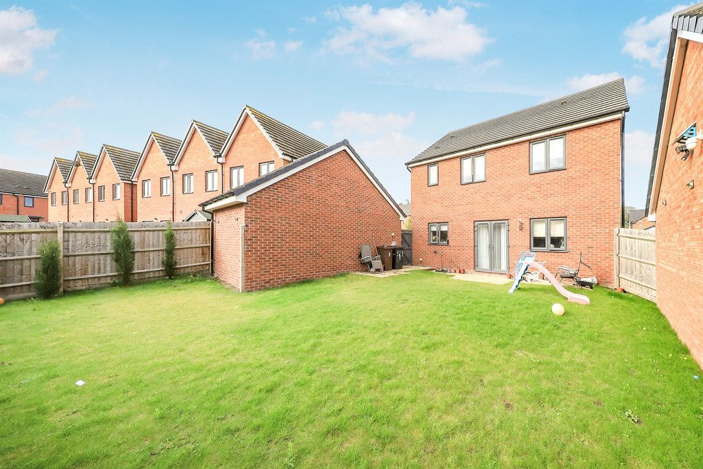 Property photo 2 of 19