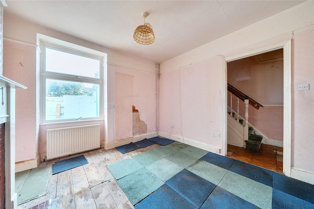 Property photo 3 of 19 Picture No. 06