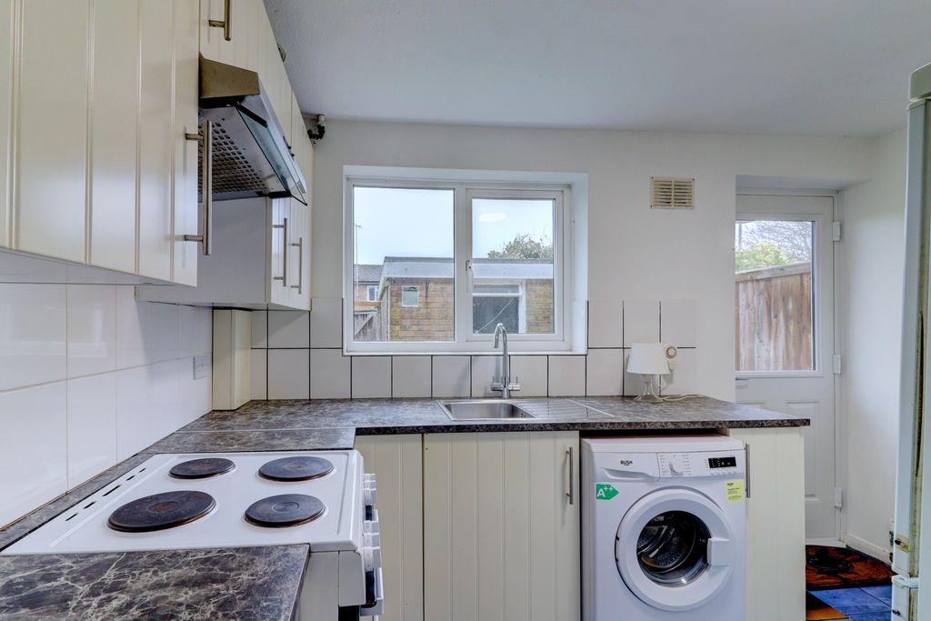 Property photo 3 of 10 Picture No. 05