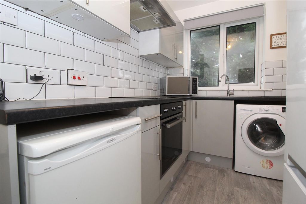 Property photo 2 of 11 Img_4878.Jpeg