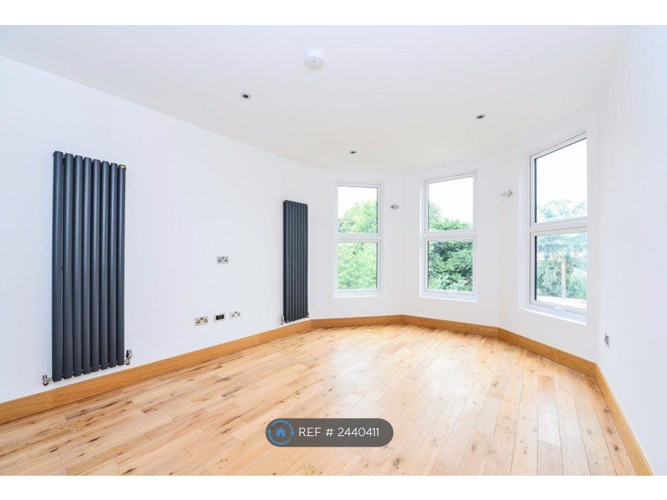 Property photo 3 of 13 Living Room Empty