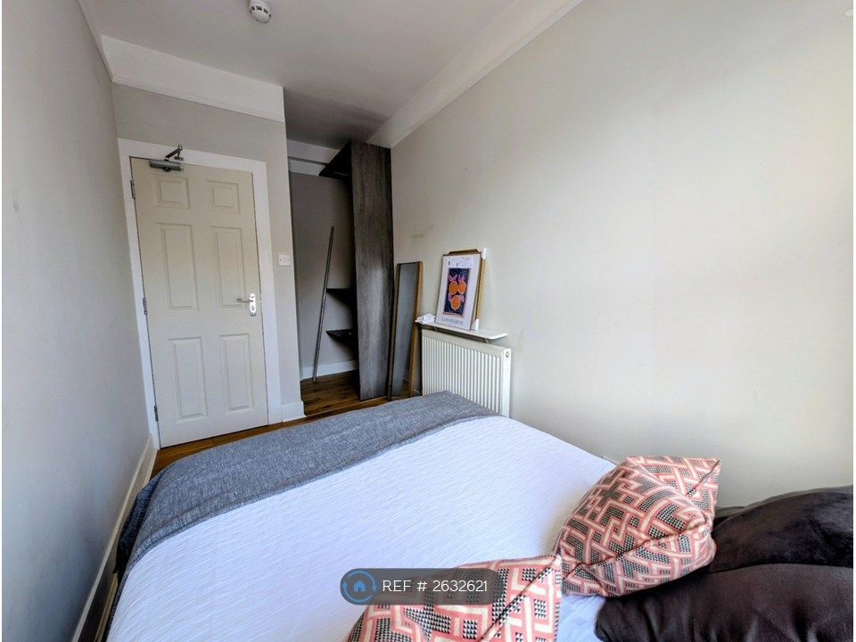 Property photo 2 of 11 Bedroom 5