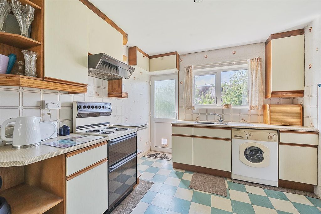 Property photo 3 of 22 Kitchen