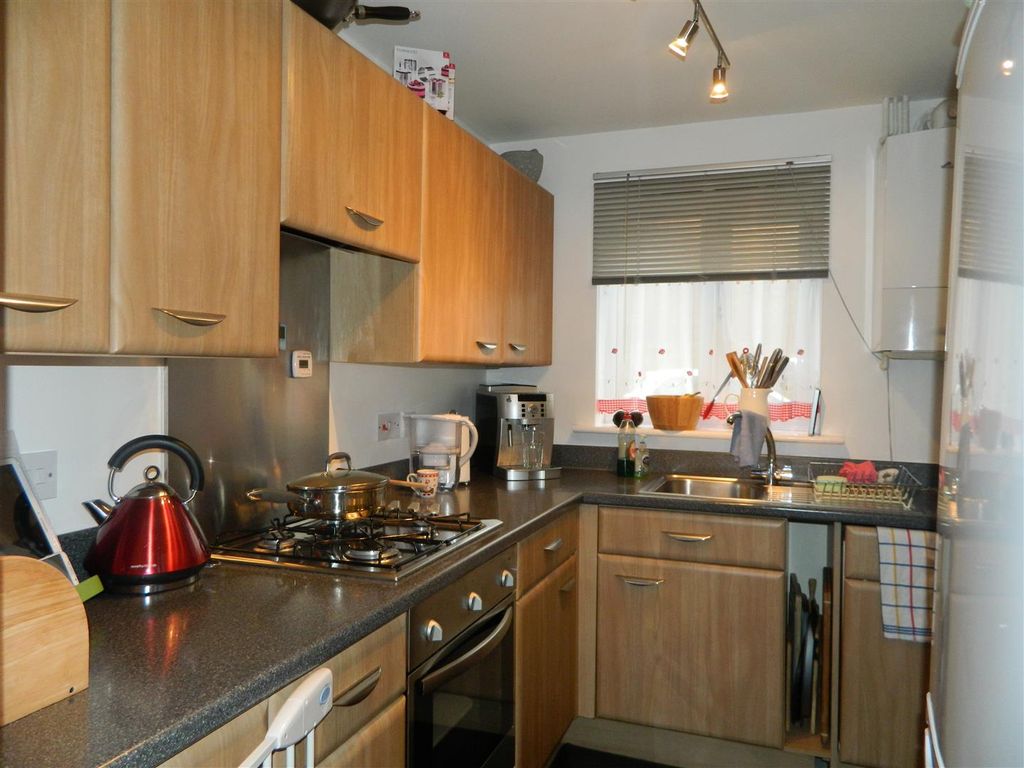 Property photo 3 of 12