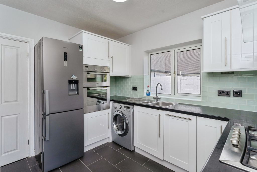 Property photo 3 of 20 Pbox-Img.Jpg