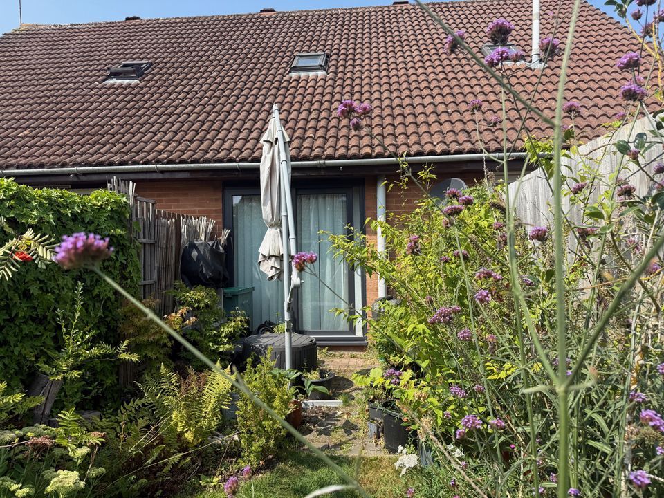 Property photo 2 of 8 Garden1