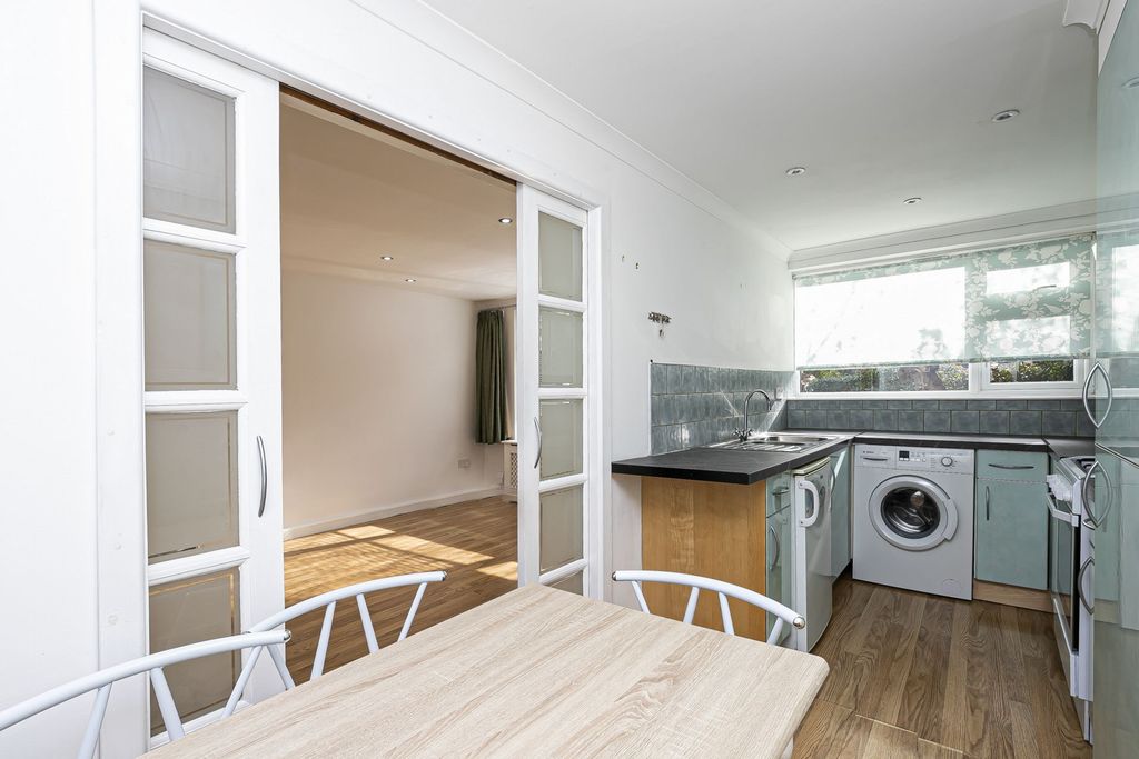 Property photo 3 of 18 Photo 16