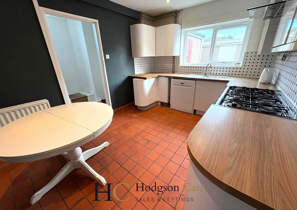 Property photo 3 of 20 Kitchen