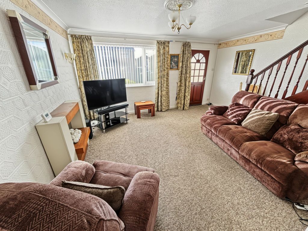 Property photo 3 of 28