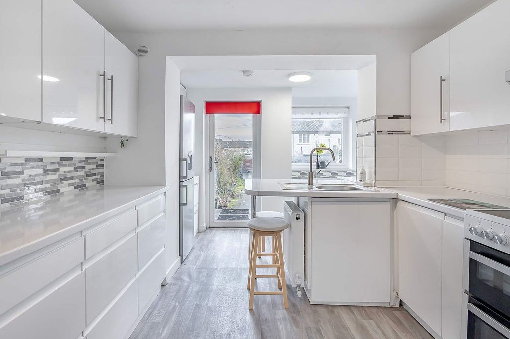 Property photo 3 of 17 Kitchen/Diner