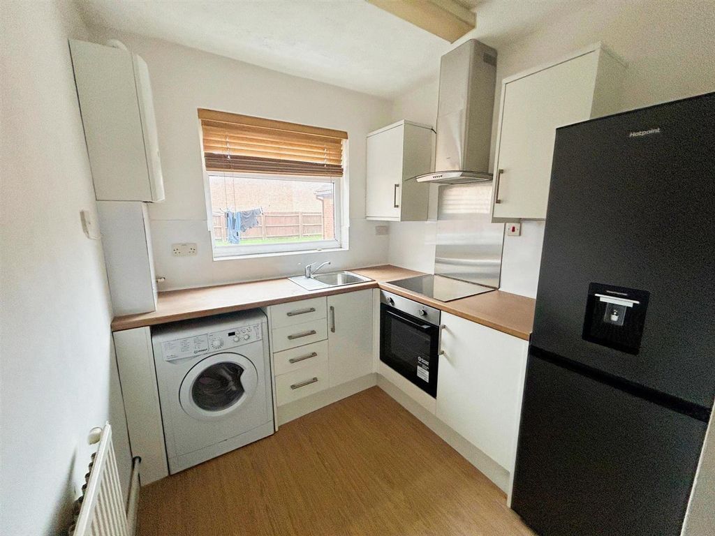 Property photo 1 of 7 Kitchen New.Jpg