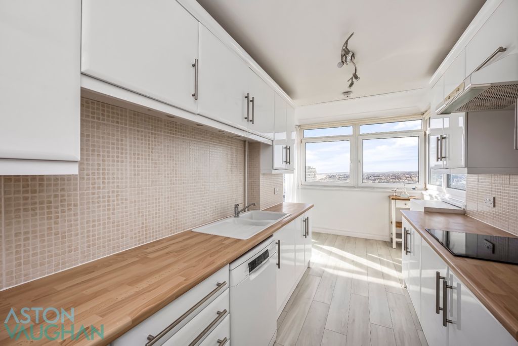 Property photo 1 of 17 5293440