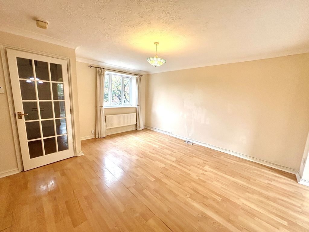 Property photo 2 of 10 Lounge