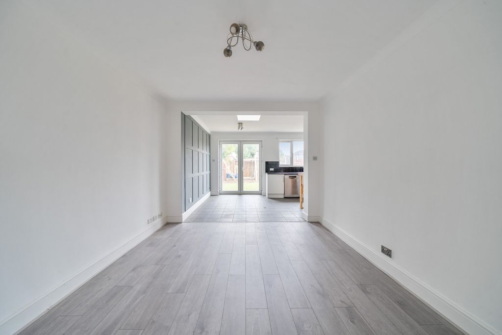 Property photo 3 of 20 1332625-4-6890c27...