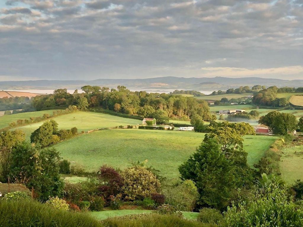 Property photo 2 of 37