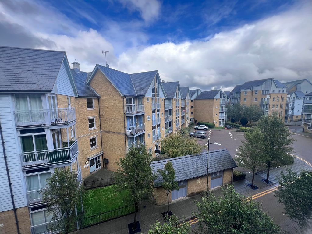 Property photo 1 of 8 Exterior