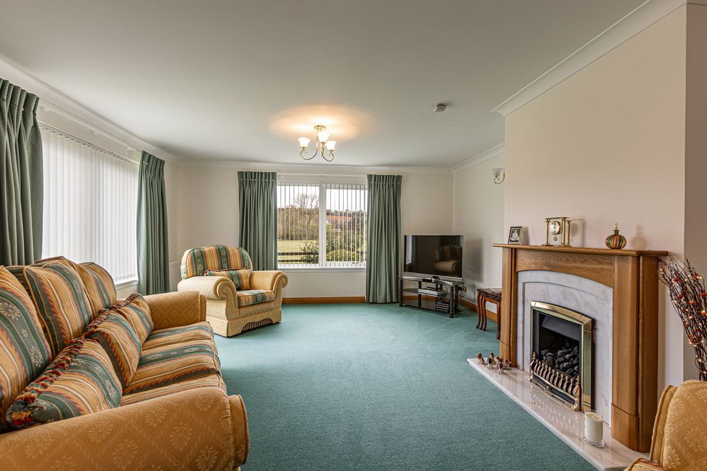 Property photo 2 of 48 Sitting Room