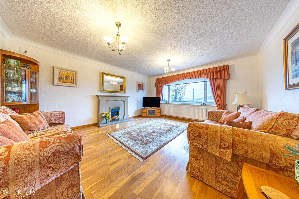 Property photo 2 of 44 Picture No. 08