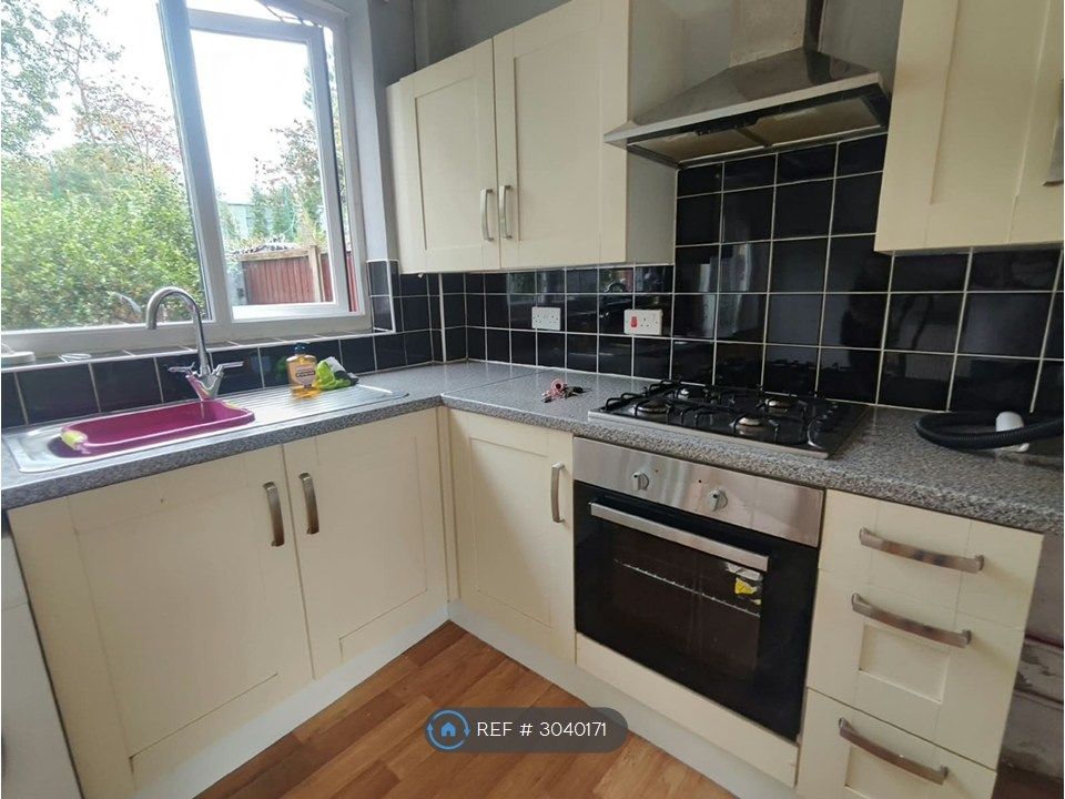 Property photo 1 of 7 Kitchen Area