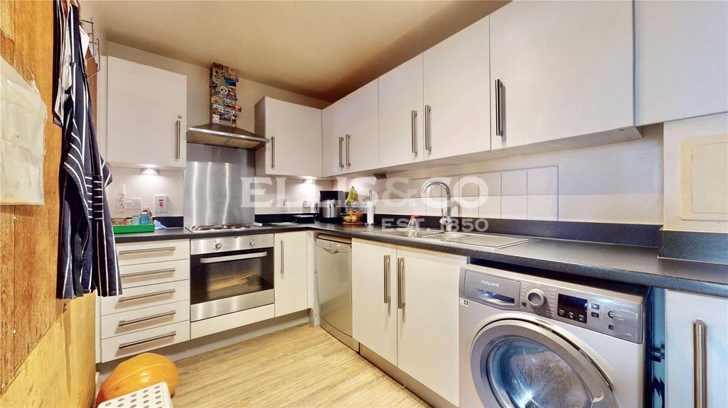 Property photo 2 of 7 Picture No. 11